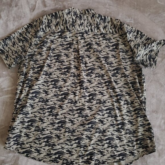 Foundry Men's Button Down Short Sleeve Shirt, Size 2XL - Picture 5 of 7